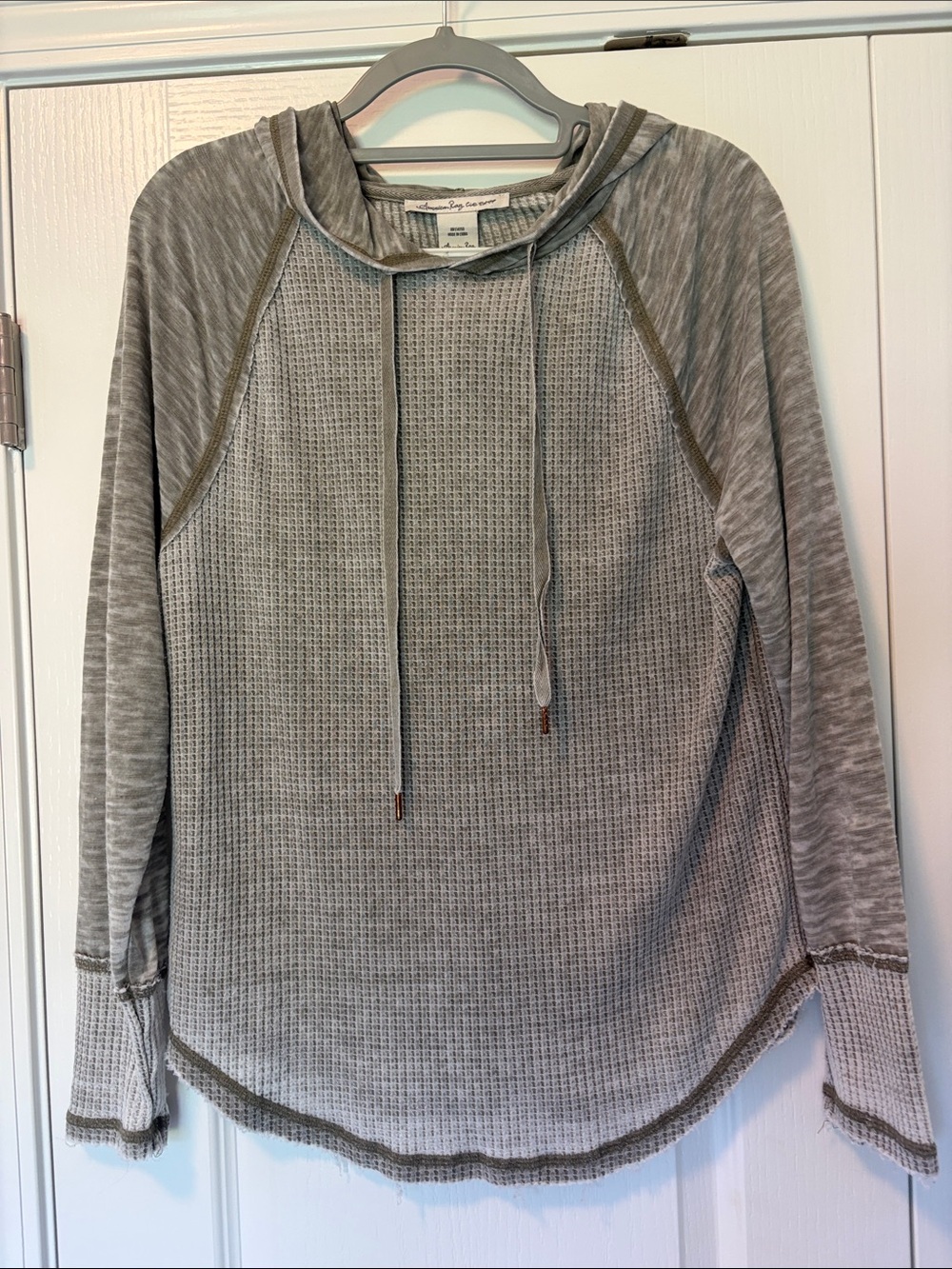 American Rag Lightweight Waffle Hoodie in Light Gray Size Medium